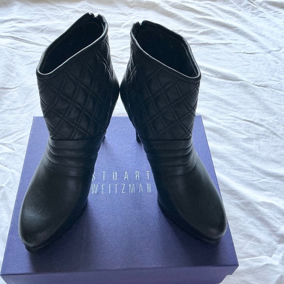Stuart Weitzman Women Leather Quilted Ankle Boots (size: 8) - Picture 2 of 6